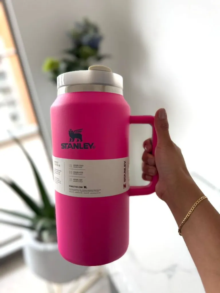 TERMO STANLEY 1.9Litros 64onzas VASO......webp
